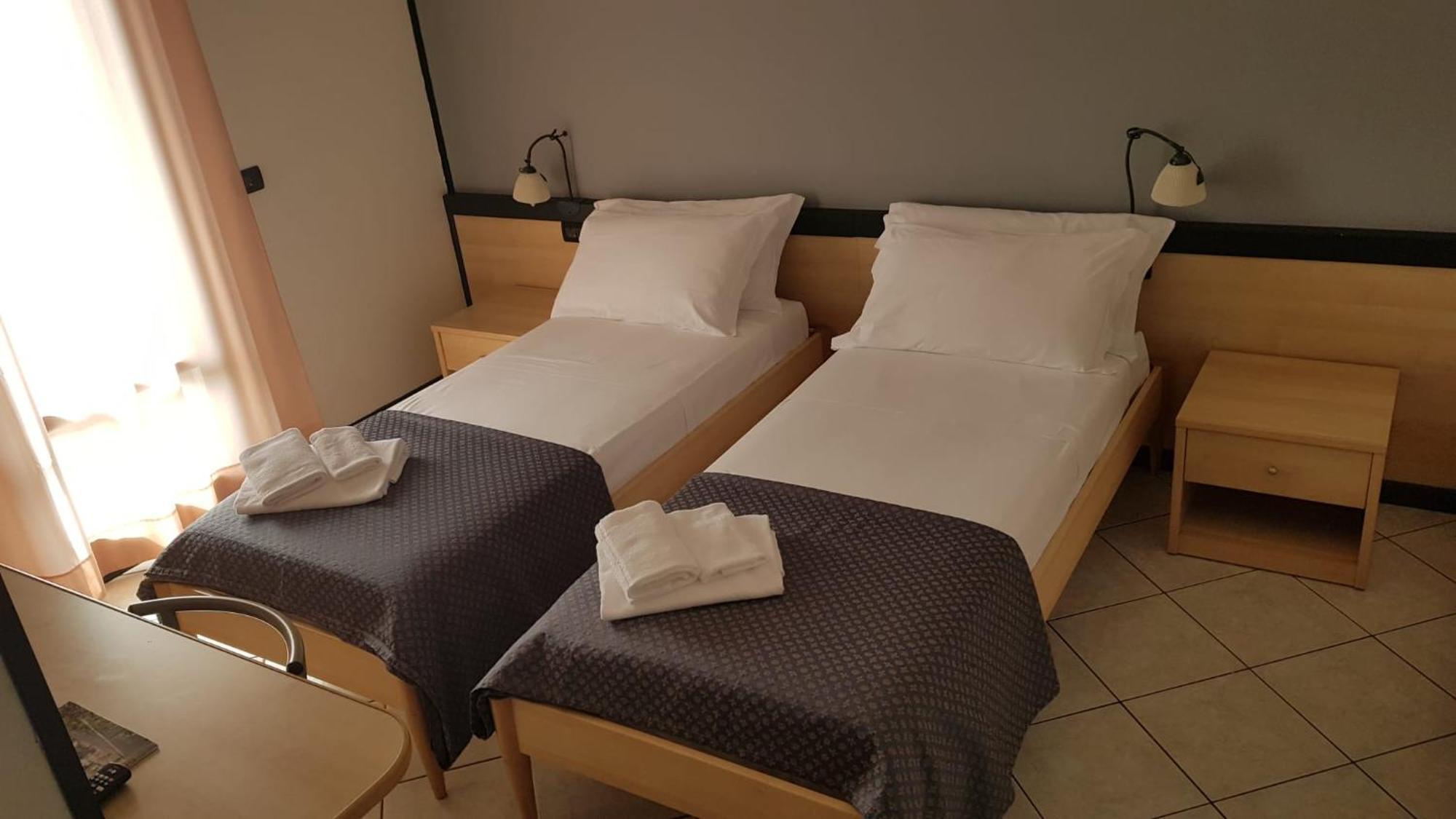 רוסולינה Hotel Gran Delta Di Alba-Invest Srl מראה חיצוני תמונה