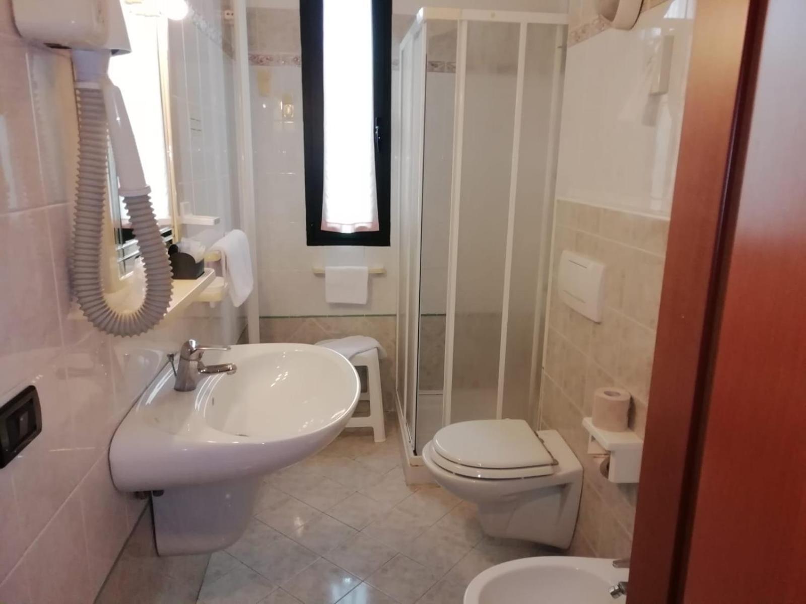 רוסולינה Hotel Gran Delta Di Alba-Invest Srl מראה חיצוני תמונה