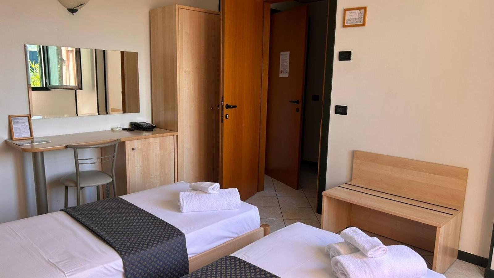 רוסולינה Hotel Gran Delta Di Alba-Invest Srl מראה חיצוני תמונה