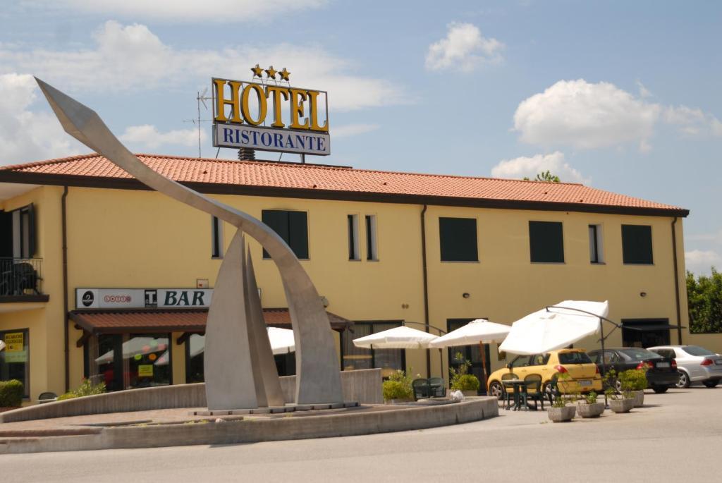 רוסולינה Hotel Gran Delta Di Alba-Invest Srl מראה חיצוני תמונה