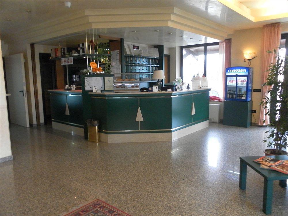 רוסולינה Hotel Gran Delta Di Alba-Invest Srl מראה חיצוני תמונה
