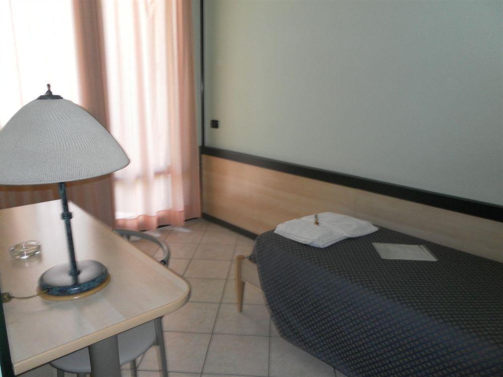 רוסולינה Hotel Gran Delta Di Alba-Invest Srl מראה חיצוני תמונה